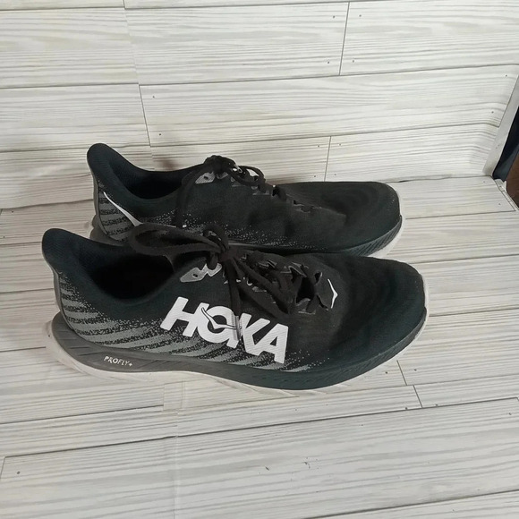 Hoka one one profly Mach 5 black running sneakers men's 11D - Picture 1 of 8